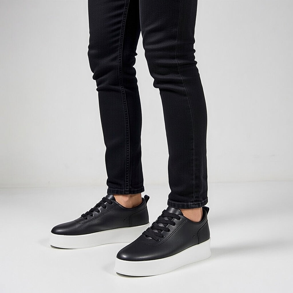 Sneakers Noir En Cuir Grainé, Confort Premium