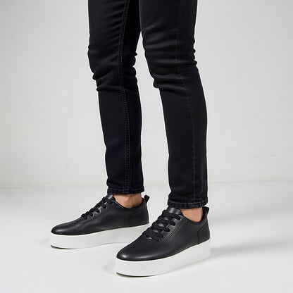 Sneakers Noir En Cuir Grainé, Confort Premium